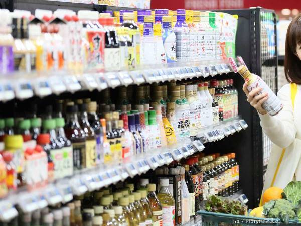 夏も調味料は常温保存でいい？　食品衛生のプロの注意喚起に「間違ってた」「ちゃんと見ます」