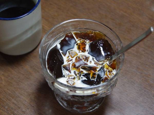 誰でもできるペットボトルコーヒーゼリーの作り方　「絶対やる」「手軽すぎ」