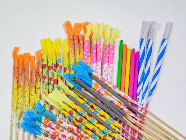 手持ち花火の進化にビックリ　安全性と煙に配慮した最新商品５選