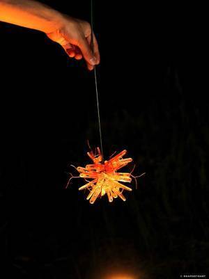 身近な『アレ』で作った線香花火　作品に「すごい」「本物かと思った」