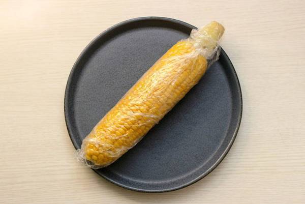 シェフ直伝、トウモロコシをおいしく食べる裏技に「これは楽」「まじでおいしい」