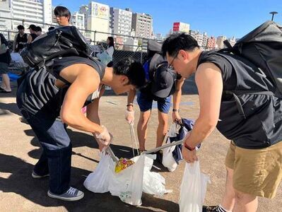 隅田川花火大会の翌朝　ポイ捨てされたゴミを拾っていたのは？　「最高すぎる」「かっこいい」