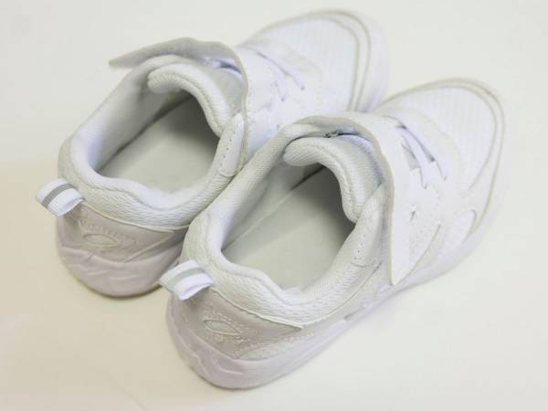 靴の消臭はアレが効果テキメン！　まさかのアイディアに「これは簡単」「やってみる」