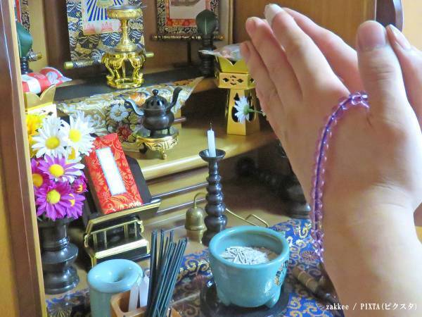 仏前のお供えがダメだった？　家に遊びに来た弟が『衝撃のひと言』