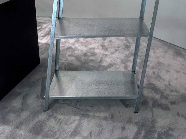 「サザエさんのエンディングかよ！」とツッコミが入った、IKEAの棚をご覧ください