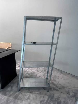 「サザエさんのエンディングかよ！」とツッコミが入った、IKEAの棚をご覧ください