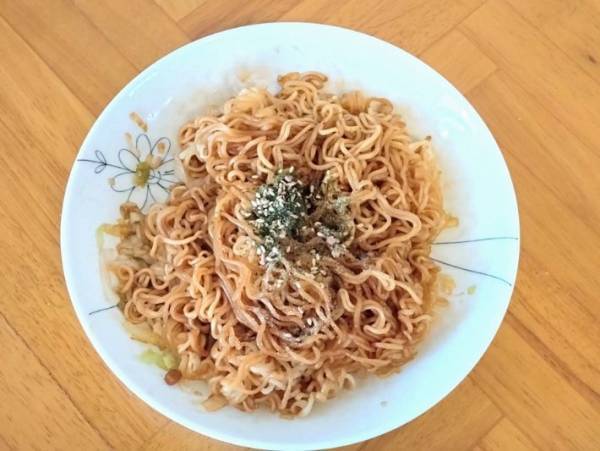 まるで生麺！　カップ焼きそばを驚きのモッチモチ食感にする方法