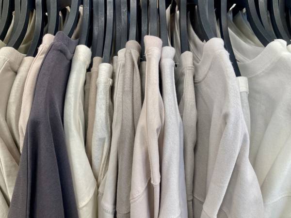 Tシャツの汗ジミ　目立たない色は？　意外な結果に「初めて知った」「意識してみる」