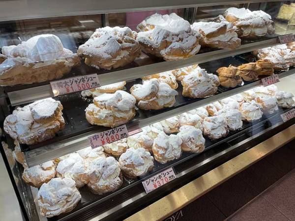 目に飛び込んできた光景に「おかしい」　ショーケースの写真に１７万人が『いいね』