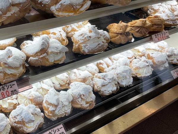 目に飛び込んできた光景に「おかしい」　ショーケースの写真に１７万人が『いいね』