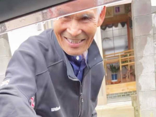 海外に嫁いだ孫が帰る日　見送る祖父の姿に「涙が出た」「ずっと元気でいて…」