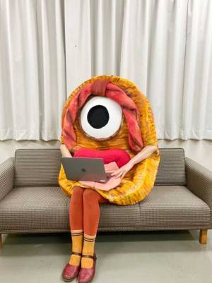 「怒られ方が斜め上」「めっちゃ好き」　『相棒』の存在が、職場にバレてしまった結果？