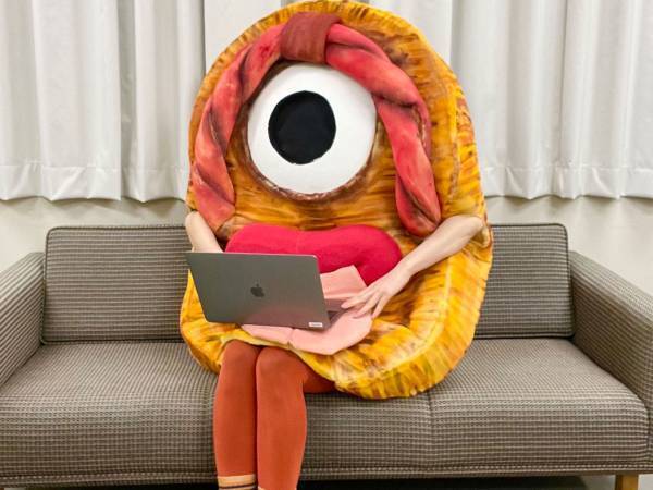 「怒られ方が斜め上」「めっちゃ好き」　『相棒』の存在が、職場にバレてしまった結果？