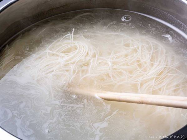 サバ缶とキュウリで作れる！　そうめんアレンジレシピに「爽やか～」「暑い日にピッタリ」