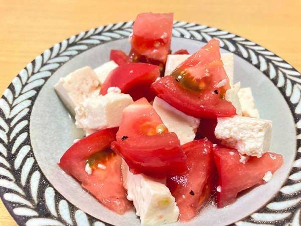 「シンプルだからこそ飽きない」　全農の『トマトのサラダ』に「簡単でウマい」「定番にしたい味」