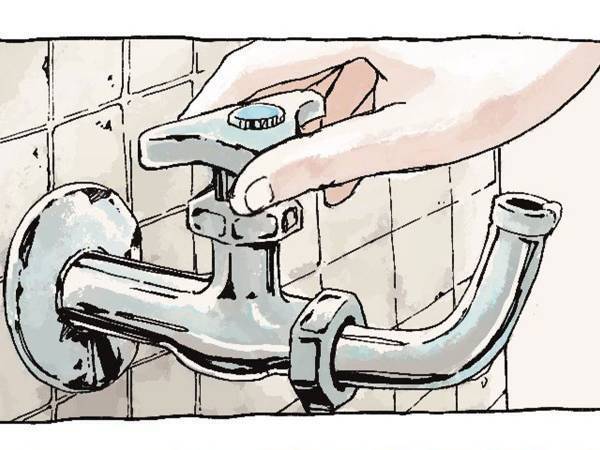 学校の蛇口をひねった、セーラー服の女子　直後のハプニングに「朝から笑った」