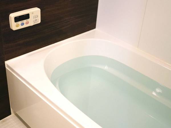 シャワーかお風呂、結局どっちがお得？　結果に「意外でした」「なんと」