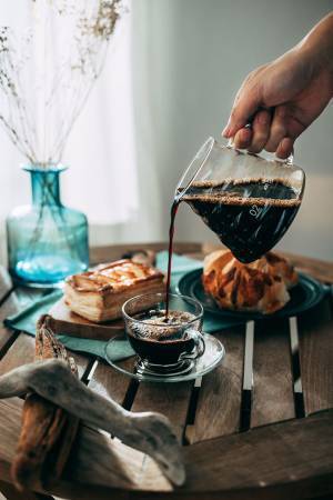 「コーヒーだと思ったのに…」「ムズムズする」　オシャレな写真に隠された秘密に、衝撃！