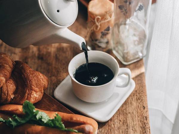 「コーヒーだと思ったのに…」「ムズムズする」　オシャレな写真に隠された秘密に、衝撃！