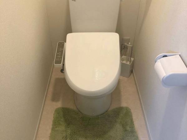 頑固なトイレの黒ずみを落とす方法に「なるほど」「やってみる」