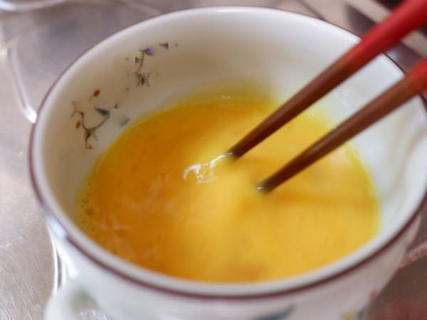 卵がドロっとならない溶きほぐし方に「へー！」「いいこと知れた」