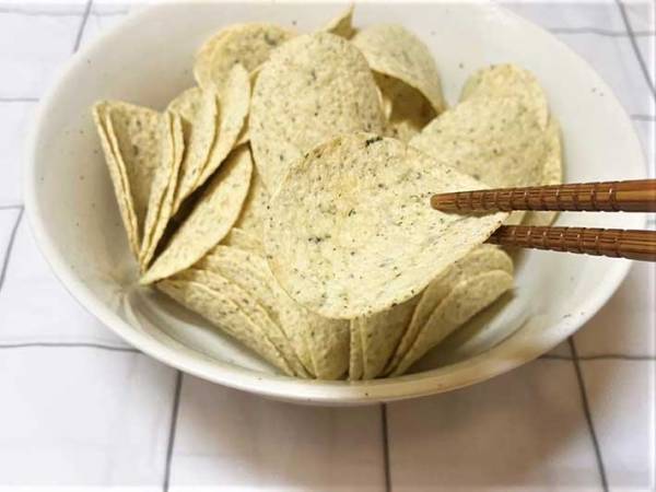 子供の頃から食べていた『のりしおのポテチ』を、大人になって食べ比べると…「驚きの連続」