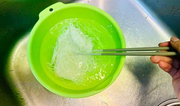 そうめん、食べるたびにゆでてる？　大量にゆでて保存するコツに「朗報だ」「余った時もいい」