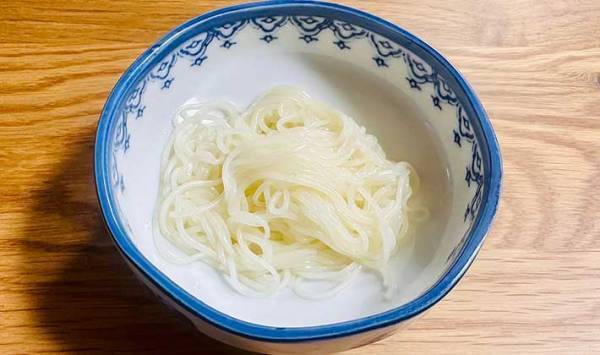 そうめん、食べるたびにゆでてる？　大量にゆでて保存するコツに「朗報だ」「余った時もいい」