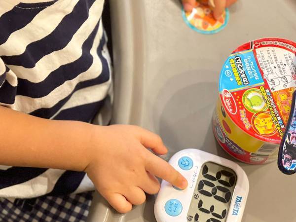 カップ麺を食べる前、３歳息子がタイマーをセットした結果？　「スープがなくなっちゃうよ～！」