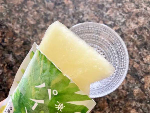 ストック買い必須！　カルディの『凍らせて食べる　パインあいす』がおいしい