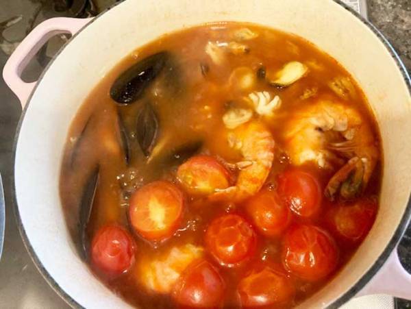 輸入雑貨店の不思議な調味料　煮込んでみると？　「サンフランシスコを感じる」「濃厚」