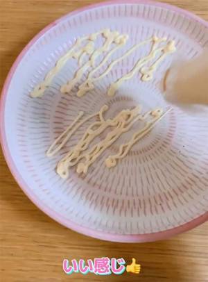 マヨネーズのフタにアレで穴を開けると…？　簡単テクに「いいこと教えてもらった」