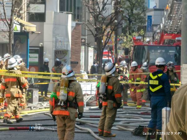 『集合住宅の火事』に立ち向かった人の格好が…投稿に「笑った」「素晴らしい！」