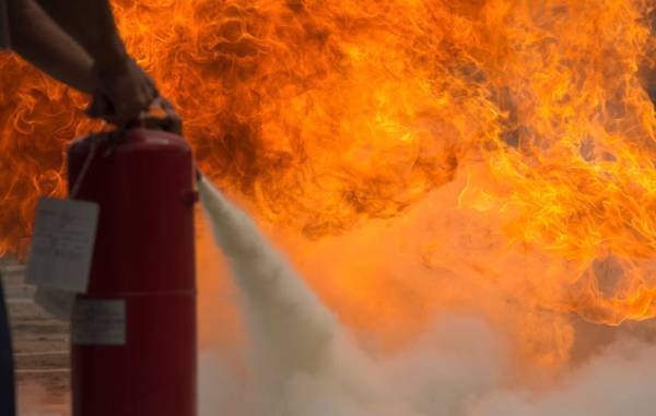 『集合住宅の火事』に立ち向かった人の格好が…投稿に「笑った」「素晴らしい！」