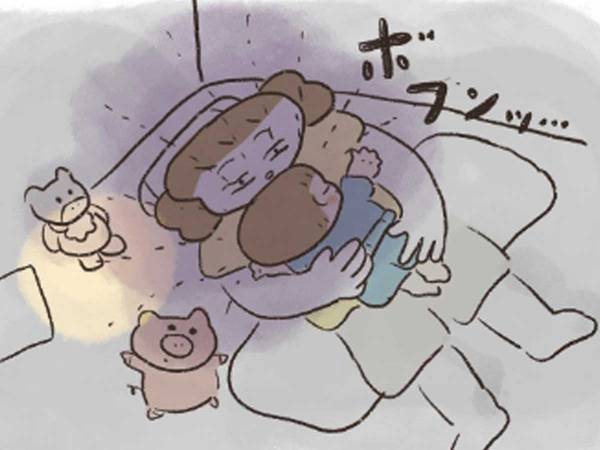 寝かしつけていると、気付いたら朝に…　母が気付いた原因に「分かる！」「私も粉まみれ」