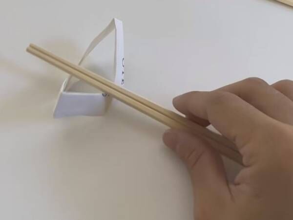 誰でも簡単！　割り箸袋で作るおしゃれ箸置き２選