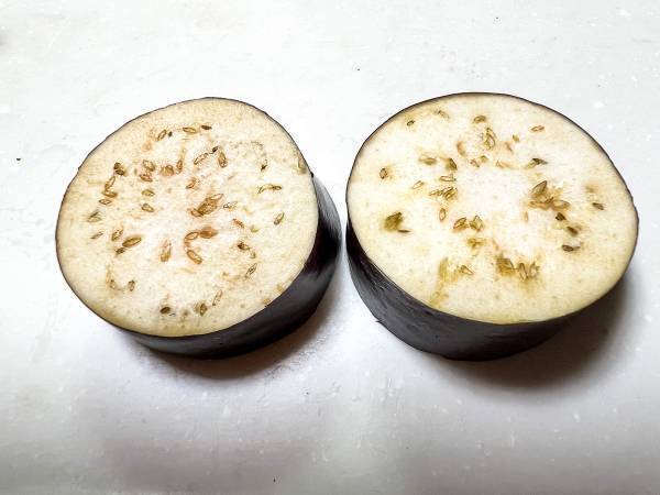 ナスの『黒いブツブツ』は捨てるサイン？　農家の投稿に「知らなかった」「反省」