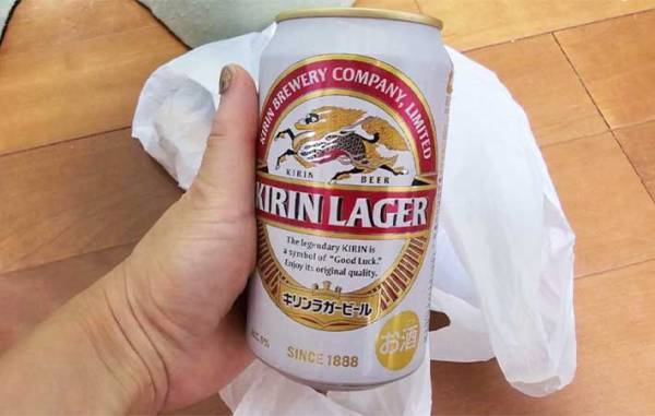 ぬるい缶飲料を『秒でワイルドに冷やす裏技』　「冷やし忘れたらやる」「くるくる…」