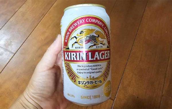 ぬるい缶飲料を『秒でワイルドに冷やす裏技』　「冷やし忘れたらやる」「くるくる…」