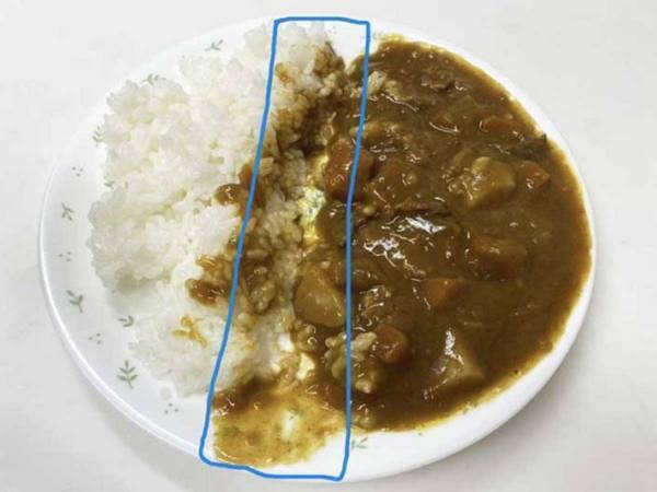 後片付けが面倒なカレー皿　食後の憂鬱がなくなる『食べ方』を「みんなに教えたい」