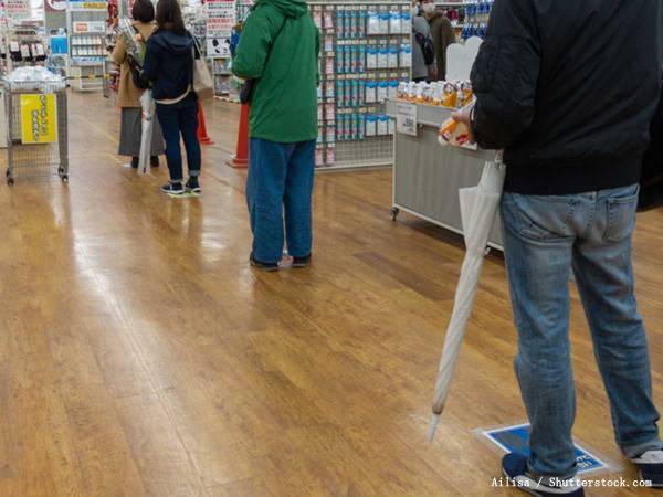 混んでいるレジで客を呼んだ店員　とっさに出てきた言葉に耳を疑う