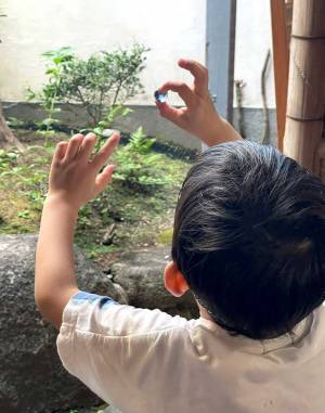 「ビー玉の中に…」　４歳児の感性が素敵だった　「うるっとした」「愛おしい」