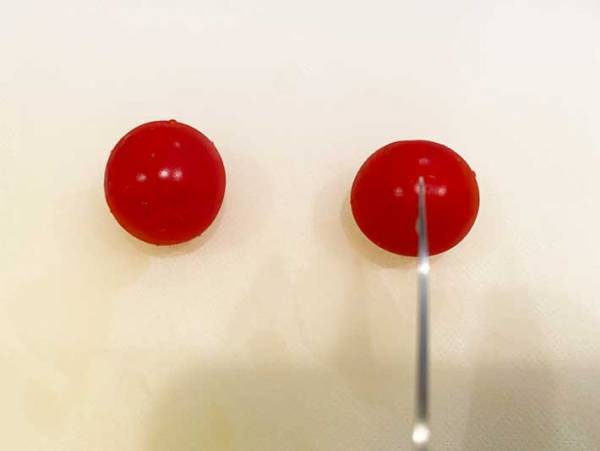 「考えたこともなかった…」　種が飛び出ない『ミニトマトの切り方』とは？