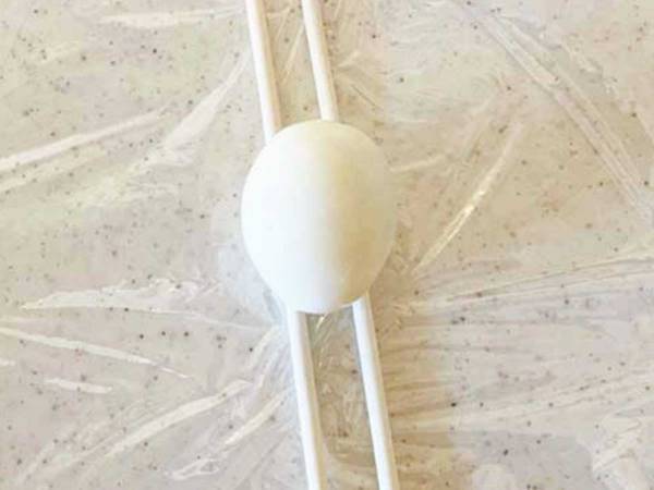 ゆで卵を簡単に『かわいい花型にする方法』　「大人もアガる」「おぉ～」