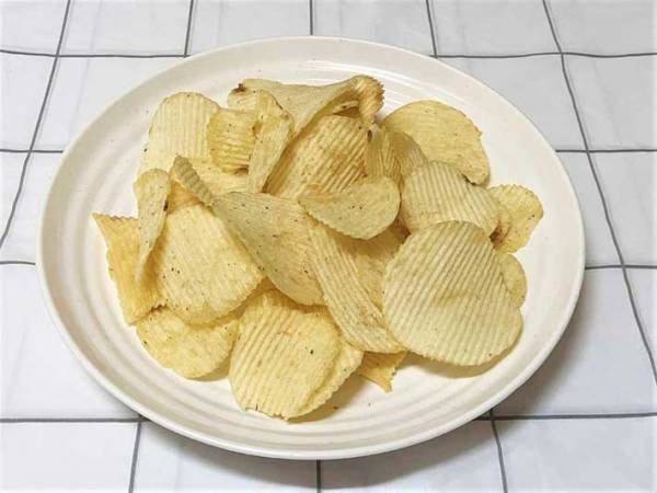 結局、プリングルス…じゃないの？　一番おいしい『サワークリーム＆オニオン』は何か、食べ比べてみると…