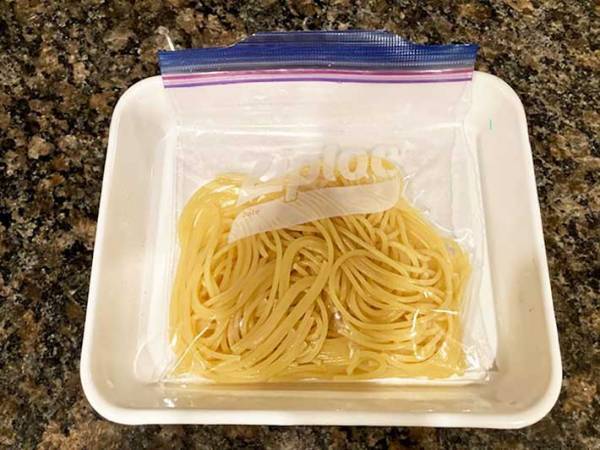 イチイチゆでるのが面倒なパスタ　大量に茹でて保存するテクに「早くやればよかった」