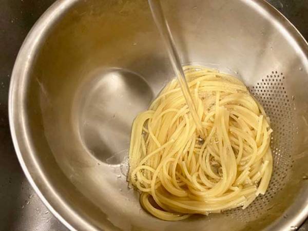 イチイチゆでるのが面倒なパスタ　大量に茹でて保存するテクに「早くやればよかった」