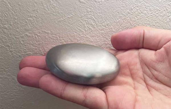 なにこれ？　１００均で見つけた『ステンレスのかたまり』の使い道にビックリ！