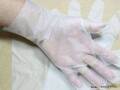 掃除で使う使い捨て手袋　プロもやっている『手を汚さない外し方』って？