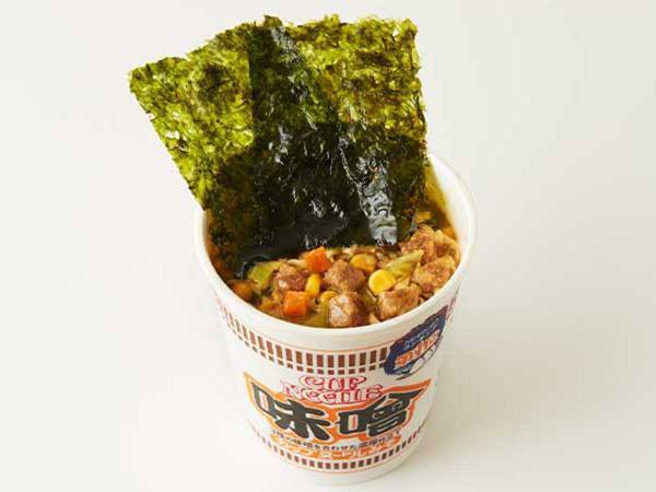 日清おすすめ！　カップヌードルの思わぬ食べ方に「こんな発想なかった」「さすが公式」